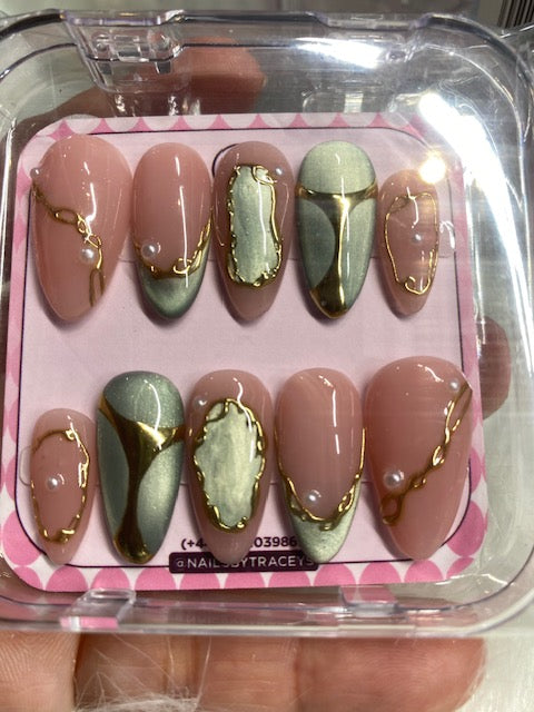Luxury Press on Nails